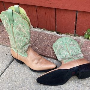 Ariat women’s heritage boots